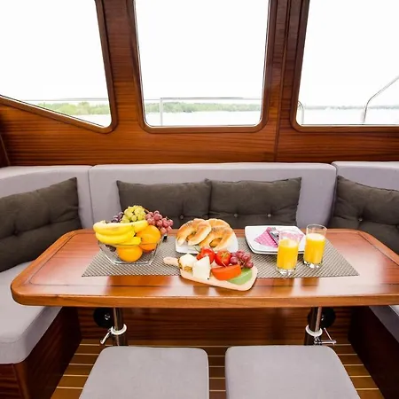 Nautiner 40.3 Botel *