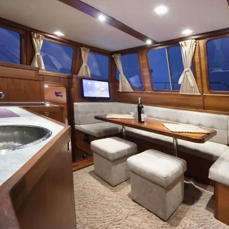 Nautiner 40.3 Botel *